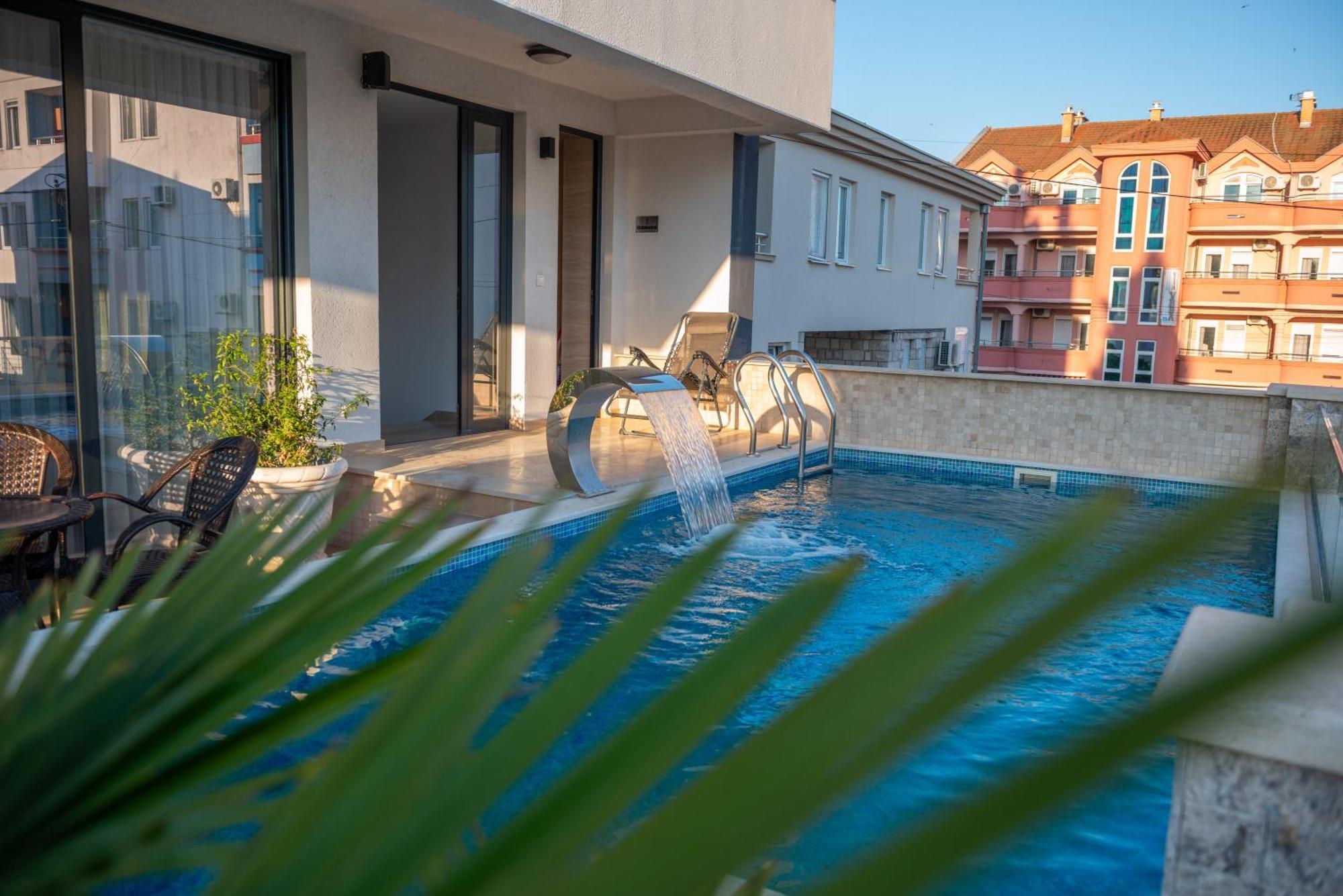 Bed and Breakfast Premium Berlin With Pool Ulcinj Zewnętrze zdjęcie